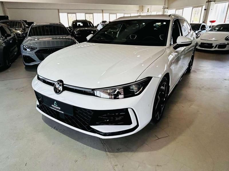 Gebraucht VW Passat R-line 150 PS (110 kW) 2025 Weiß Kombi