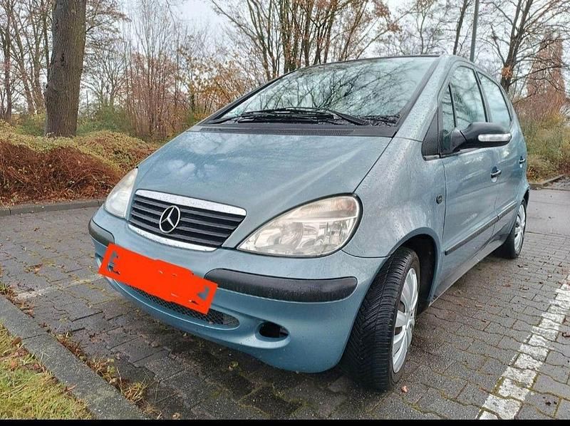 Blau Gebraucht 2003 Mercedes A140 Classic Van / Kleinbus | 2.649 € (Etwas zu teuer) - Bild 1/4