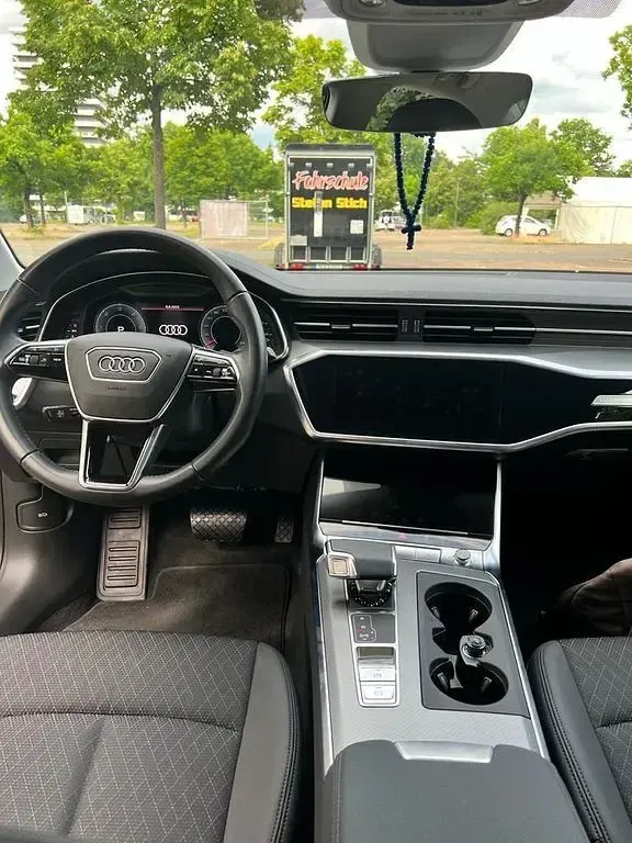 Gebraucht Audi A6 Ambiente 163 PS (119 kW) 2021 Grau Limousine