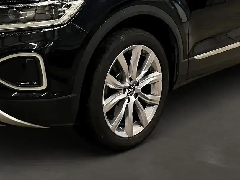 Second-hand VW T-Roc Style 150 CP (110 kW) 2023 Negru SUV