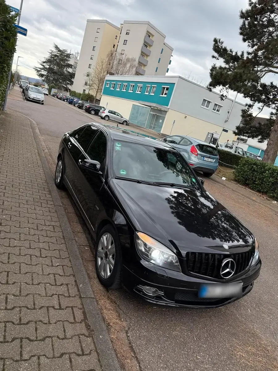 Gebraucht Mercedes C200 136 PS (100 kW) 2009 Schwarz Limousine