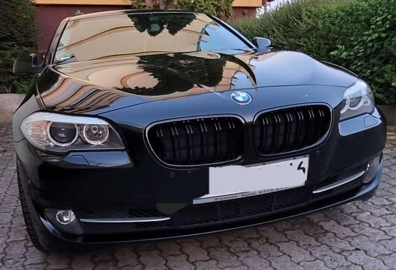 Gebraucht BMW 523 204 PS (150 kW) 2011 Schwarz Kombi