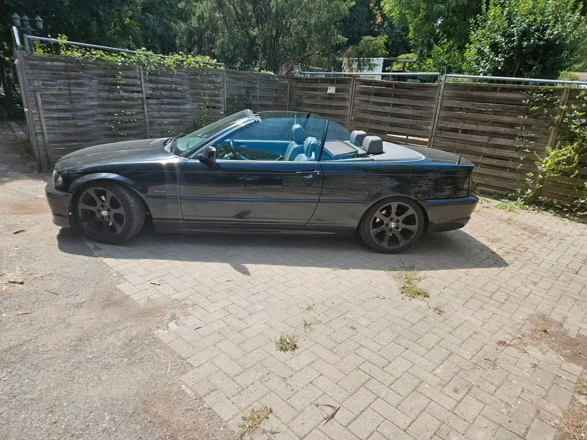 Gebraucht BMW 325 Cabriolet Sport Line 192 PS (141 kW) 2001 Schwarz Cabrio