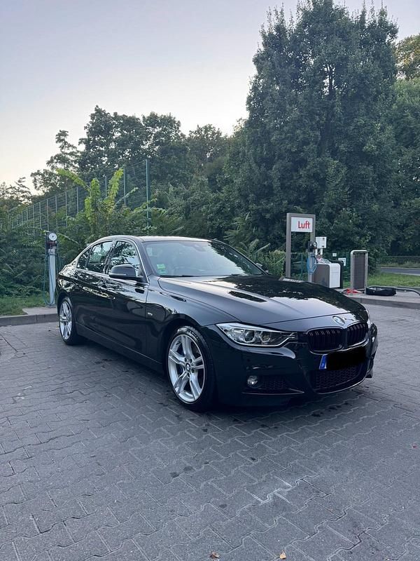 Schwarz Gebraucht 2012 BMW 335 M Sport Limousine | 29.999 € - Bild 1/4