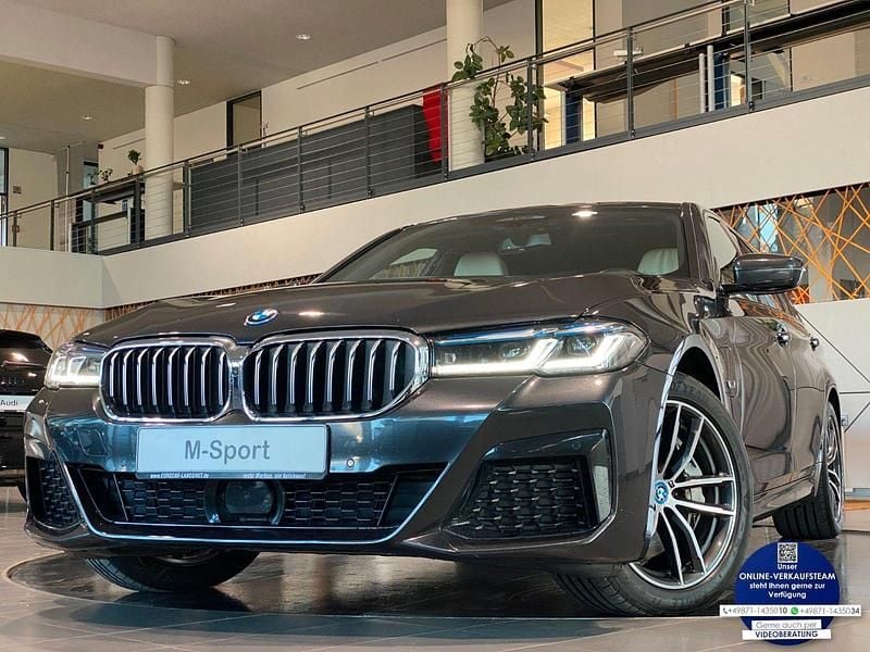 Gebraucht BMW 545e M Sport 394 PS (289 kW) 2022 Grau Limousine