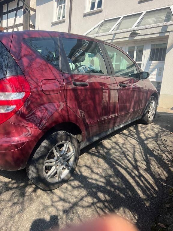 Gebraucht Mercedes A150 Classic 95 PS (69 kW) 2004 Rot Van / Kleinbus