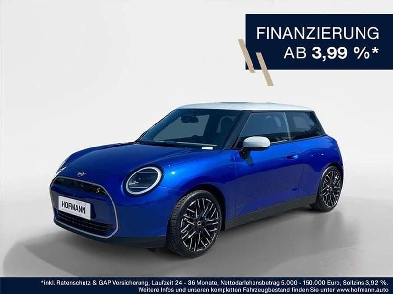 Blazing blue Neu 2024 Mini Cooper SE Favoured Kleinwagen | 37.932 € - Bild 1/4