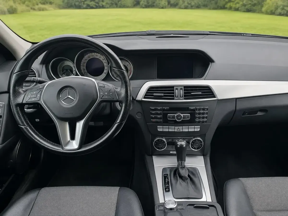 Gebraucht Mercedes C220 170 PS (125 kW) 2011 Schwarz Limousine