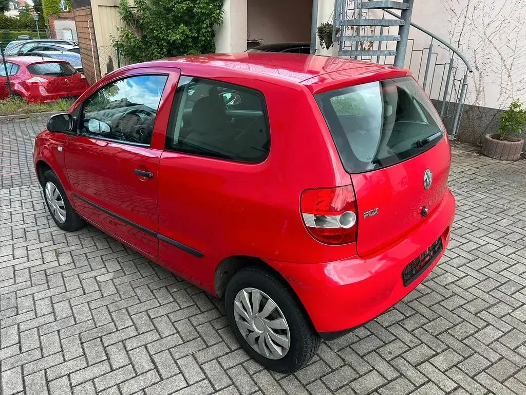 Używany VW Fox 54 KM (39 kW) 2005 Czerwony Hatchback