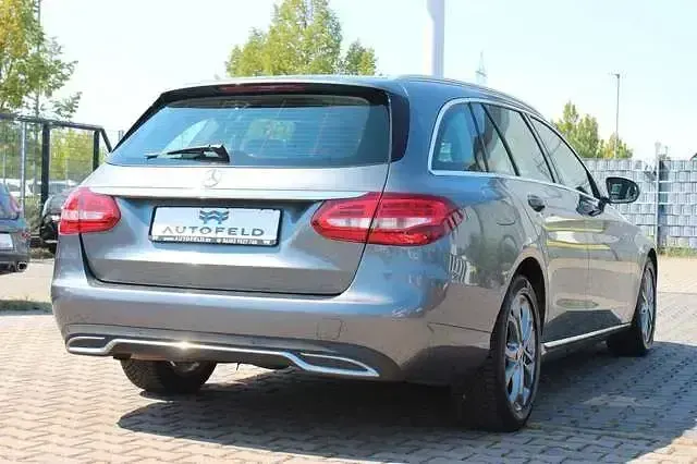 Gebraucht Mercedes C180 156 PS (114 kW) 2018 Grau Limousine