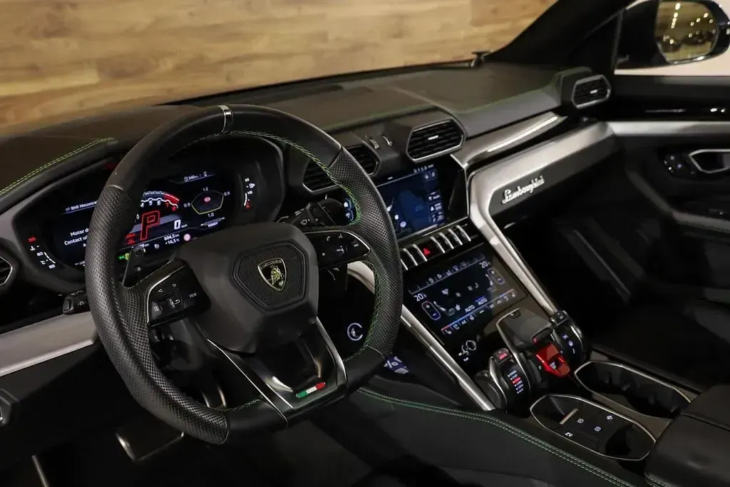 Usata Lamborghini Urus 650 CV (478 kW) 2020 Grigio SUV