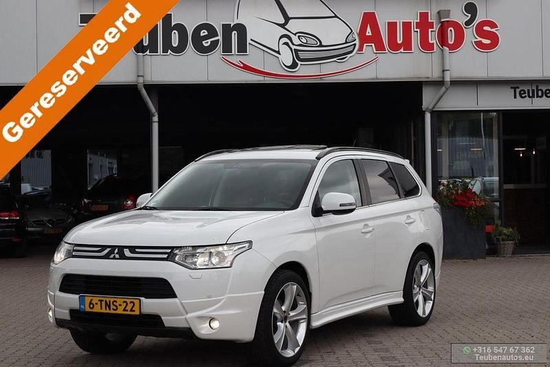 Weiß Gebraucht 2014 Mitsubishi Outlander Instyle SUV | 12.995 € (Teuer) - Bild 1/4