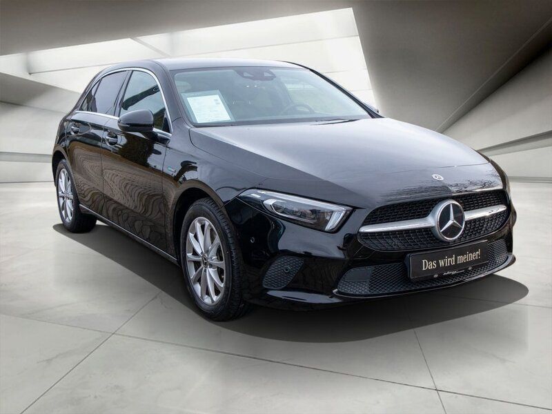Gebraucht Mercedes A250 Progressive 160 PS (117 kW) 2020 Andere farbe Limousine