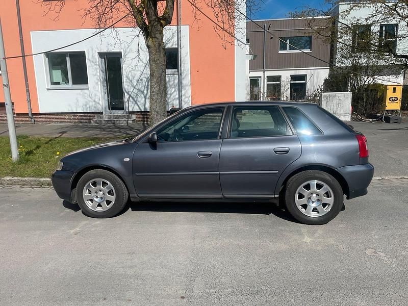 Gebraucht Audi A3 130 PS (95 kW) 2001 Andere farben Kleinwagen
