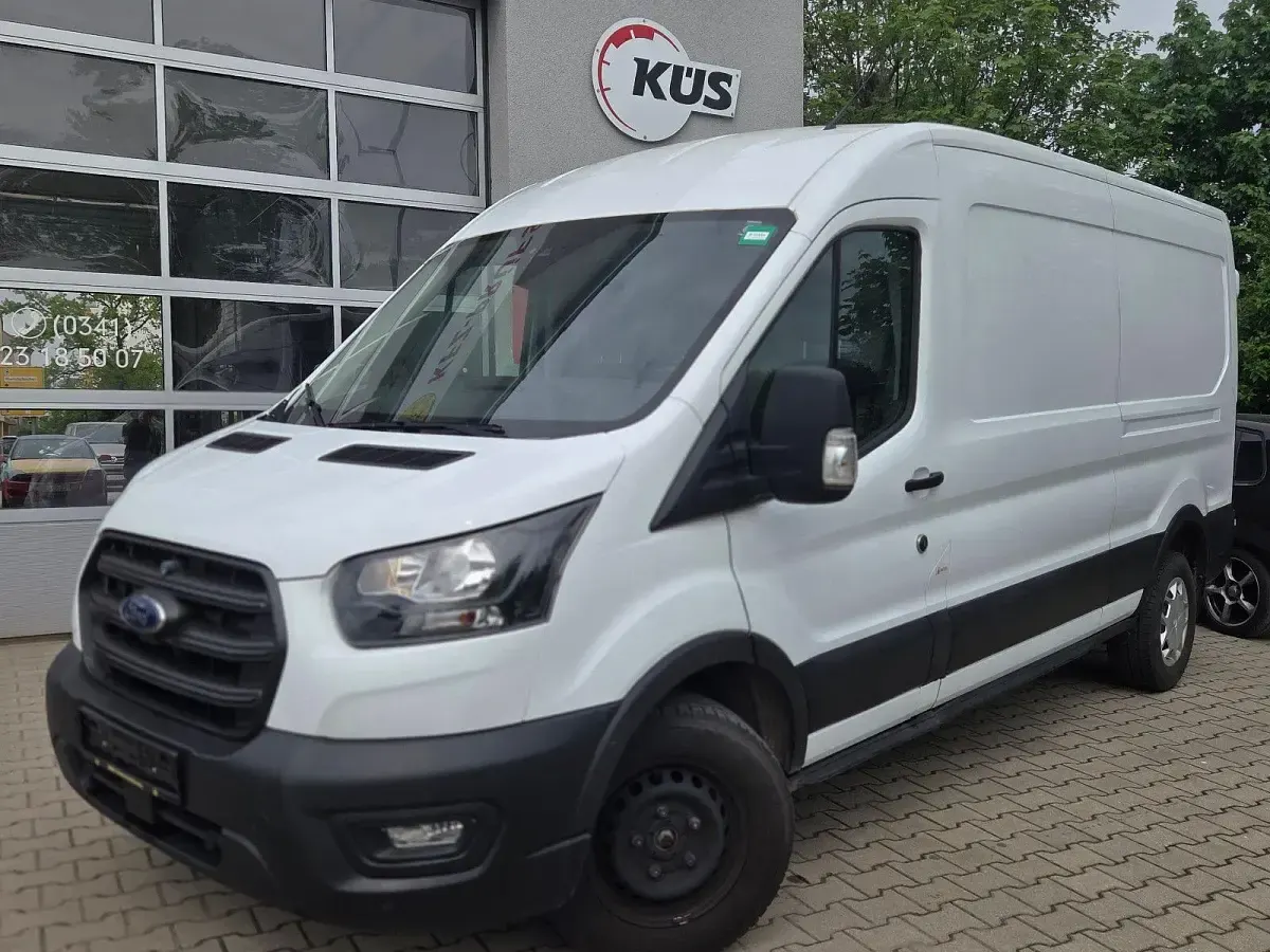 Używany Ford Transit Trend 131 KM (96 kW) 2023 Biały Sedan/Limuzyna