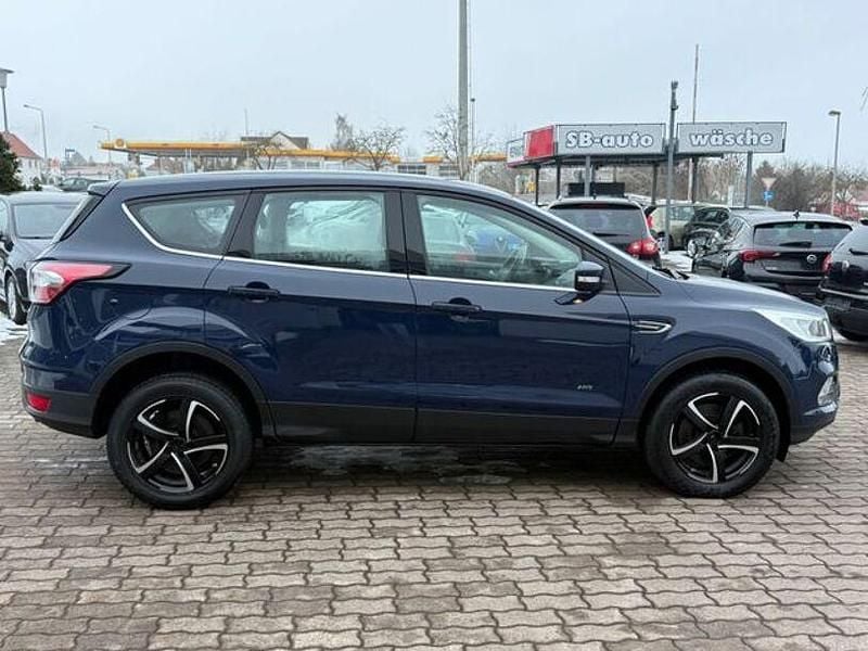 Gebraucht Ford Kuga Trend 182 PS (133 kW) 2017 Blau SUV