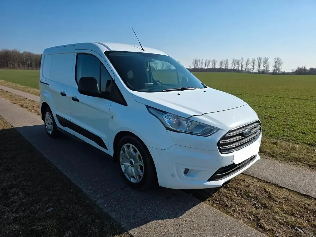 Gebraucht Ford Transit Connect 101 PS (74 kW) 2018 Weiß Van / Kleinbus