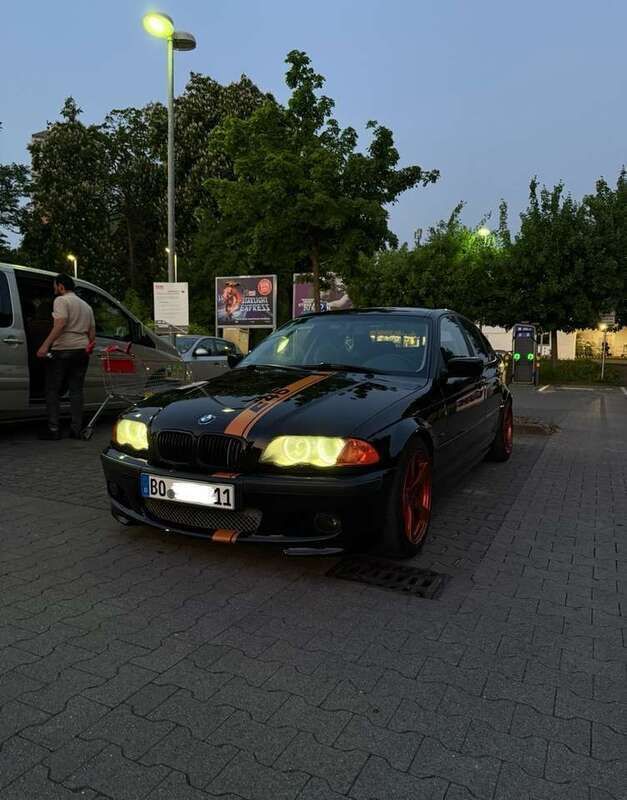 Schwarz Gebraucht 2001 BMW 330 Limousine | 5.100 € (Etwas zu teuer) - Bild 1/4