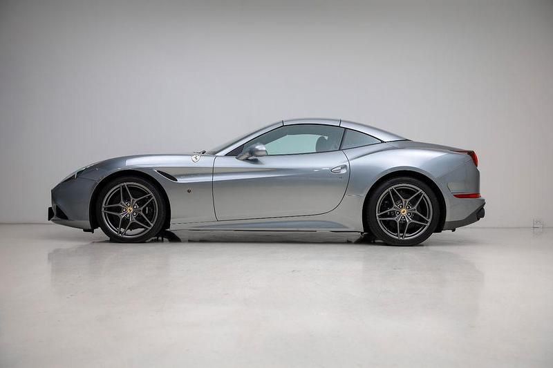 Gebraucht Ferrari California 560 PS (411 kW) 2017 Grau Cabrio