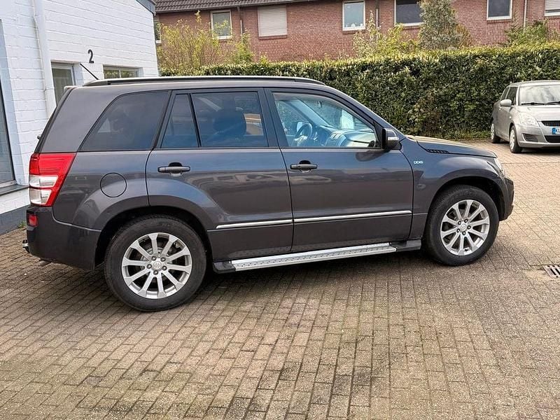 Second-hand Suzuki Vitara 129 CP (94 kW) 2014 Gri SUV