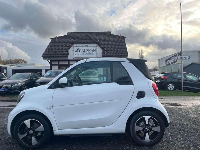 Liquid paper Gebraucht 2023 Smart ForTwo Coupé Cabrio | 13.990 € (Guter Preis) - Bild 1/4
