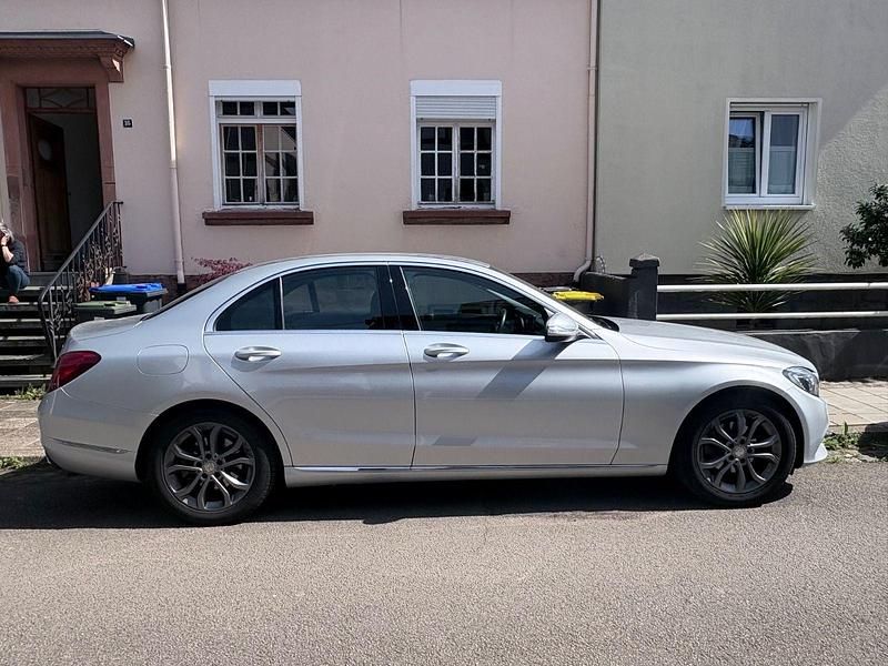 Gebraucht Mercedes C180 116 PS (85 kW) 2015 Silber Limousine