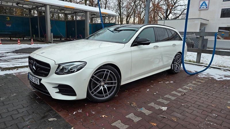 Gebraucht Mercedes E220 AMG 194 PS (142 kW) 2016 Weiß Kombi