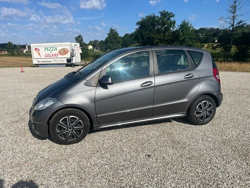 Gebraucht Mercedes A160 82 PS (60 kW) 2012 Grau Kleinwagen