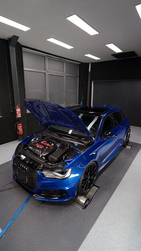 Second-hand Audi RS3 Ambiente 367 CP (269 kW) 2016 Albastru Berlinǎ