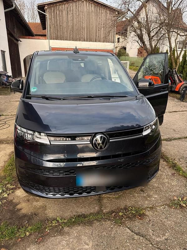 Gebraucht VW Multivan Life 150 PS (110 kW) 2024 Blau Van