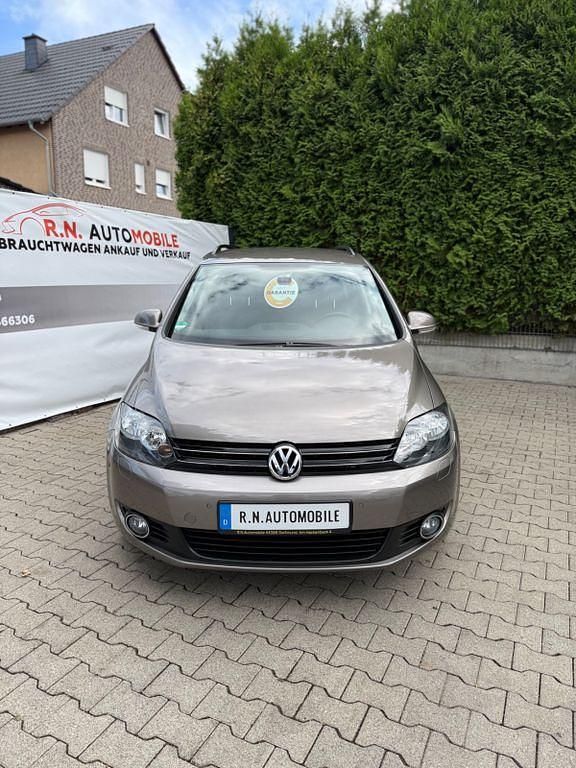 Braun Gebraucht 2010 VW Golf Plus Cross Team Van / Kleinbus | 7.900 € (Etwas zu teuer) - Bild 1/4