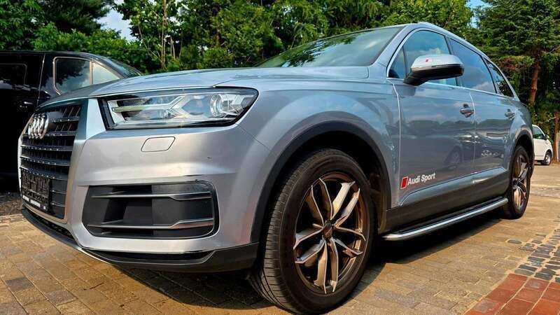 Florettsilber metallic Gebraucht 2017 Audi Q7 Sport SUV | 30.999 € (Superpreis) - Bild 1/4