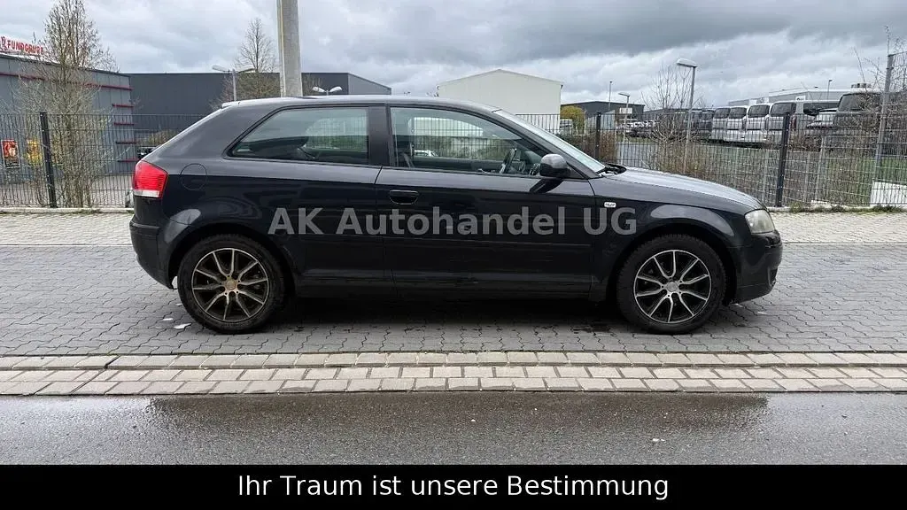 Gebraucht Audi A3 Attraction 140 PS (102 kW) 2003 Schwarz Kleinwagen