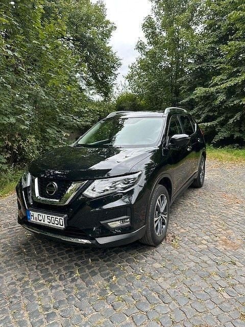 Schwarz Gebraucht 2019 Nissan X-Trail N-Connecta SUV | 20.000 € (Fairer Preis) - Bild 1/4