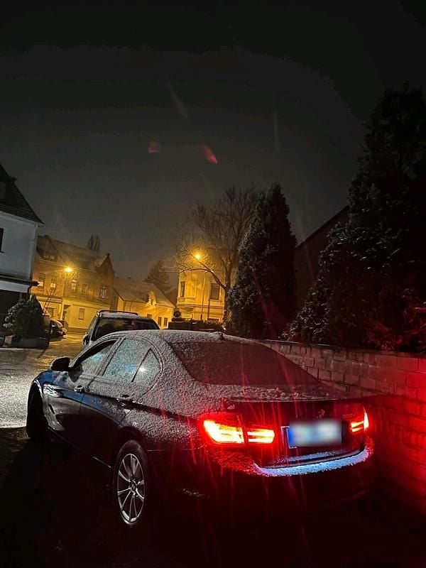 Gebraucht BMW 320 184 PS (135 kW) 2013 Schwarz Limousine