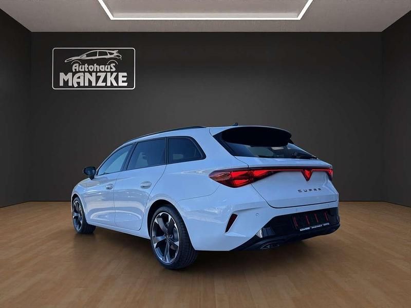 Neu Cupra Leon 150 PS (110 kW) 2025 "nevada" weiss Kombi