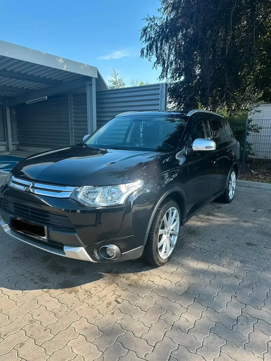 Gebraucht Mitsubishi Outlander 150 PS (110 kW) 2015 Schwarz SUV