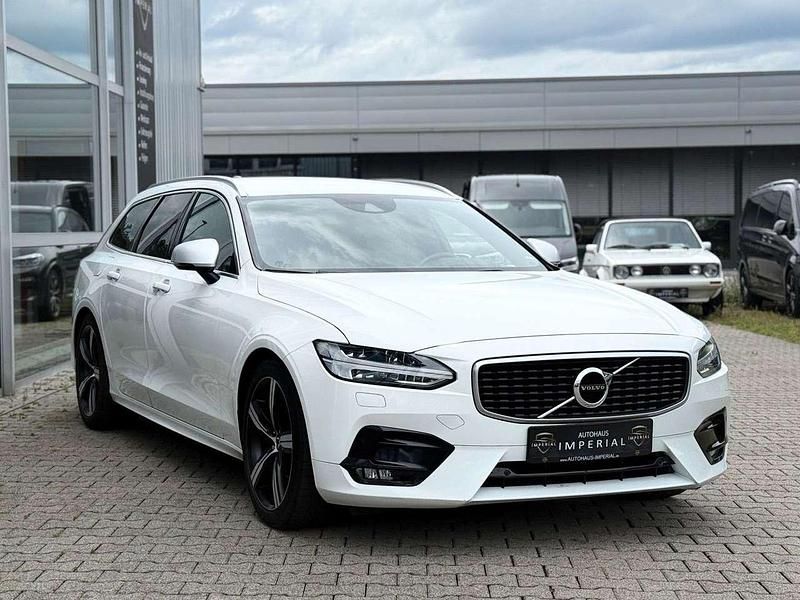 Gebraucht Volvo V90 R-Design 190 PS (139 kW) 2019 Ice white, solid / solid Kombi
