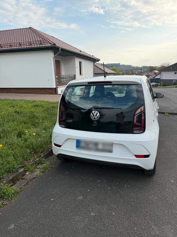 Gebraucht VW up! 60 PS (44 kW) 2019 Weiß Kleinwagen