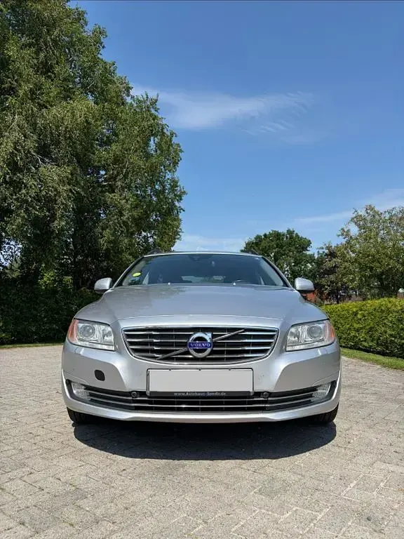 Gebraucht Volvo V70 Momentum 163 PS (119 kW) 2013 Silber Kombi