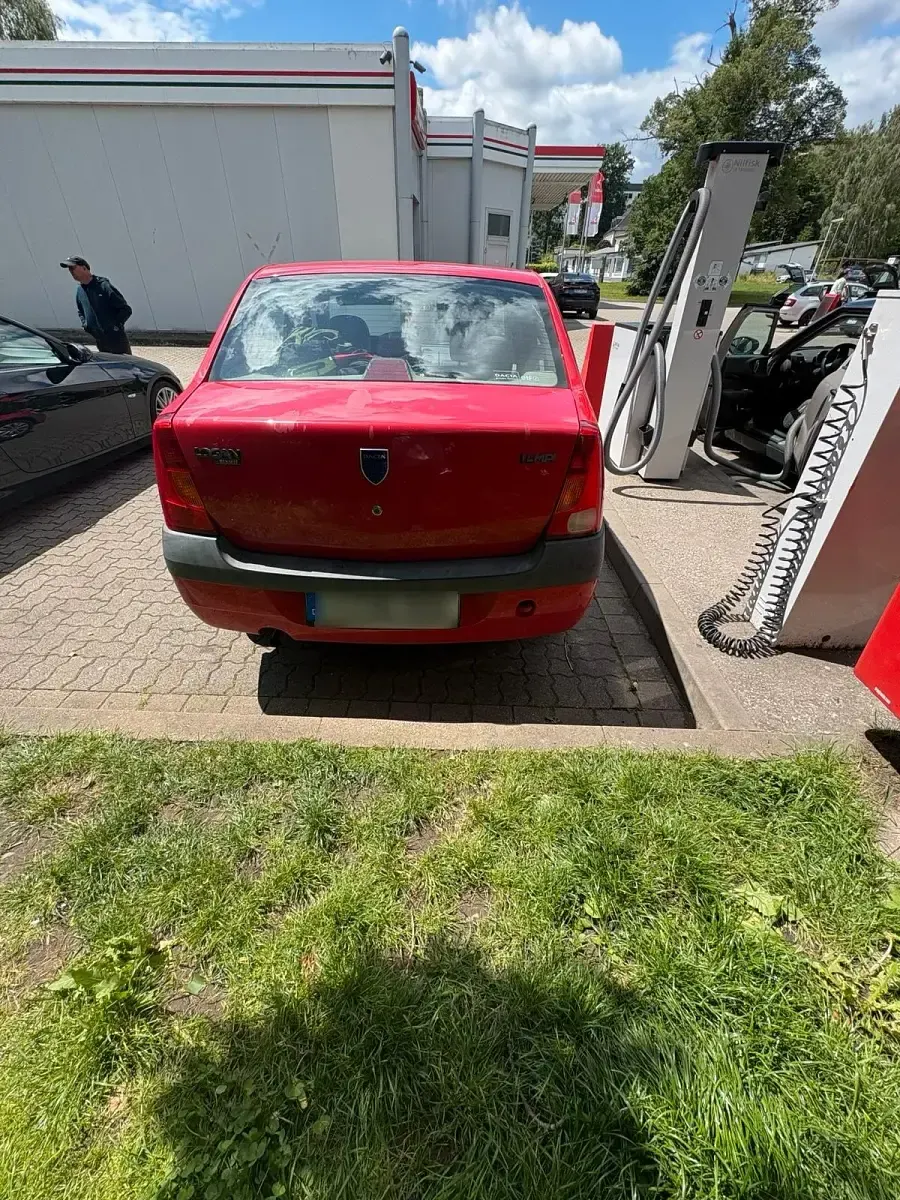 Gebraucht Dacia Logan 75 PS (55 kW) 2006 Rot Kleinwagen