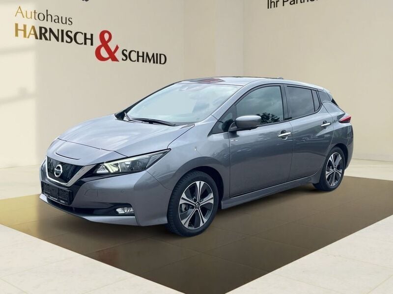 Gun metallic Gebraucht 2020 Nissan Leaf N-Connecta Kleinwagen | 17.969 € (Teuer) - Bild 1/4