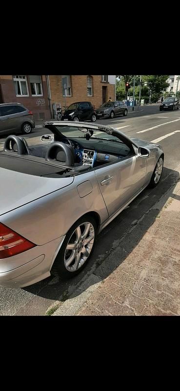 Gebraucht Mercedes SLK230 197 PS (144 kW) 2000 Silber Cabrio