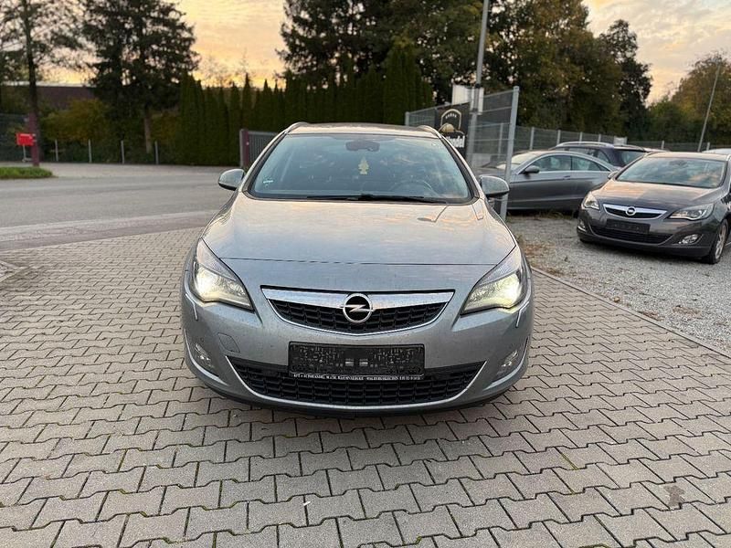 Grau Gebraucht 2011 Opel Astra Innovation Kombi | 1.600 € (Superpreis) - Bild 1/4