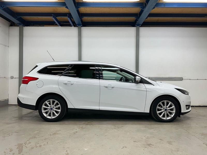 Używany Ford Focus Titanium 120 KM (88 kW) 2016 Biały Kombi