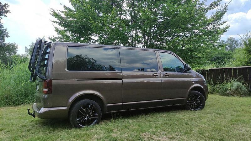 Braun Gebraucht 2010 VW Multivan Highline Van | 20.200 € (Guter Preis) - Bild 1/4