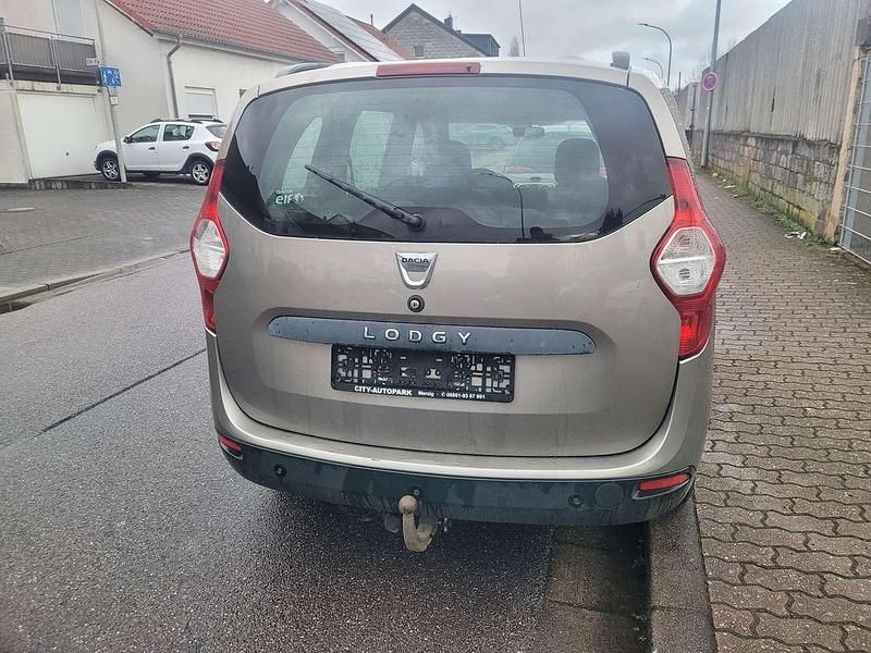 Gebraucht Dacia Lodgy 116 PS (85 kW) 2013 Braun Van / Kleinbus