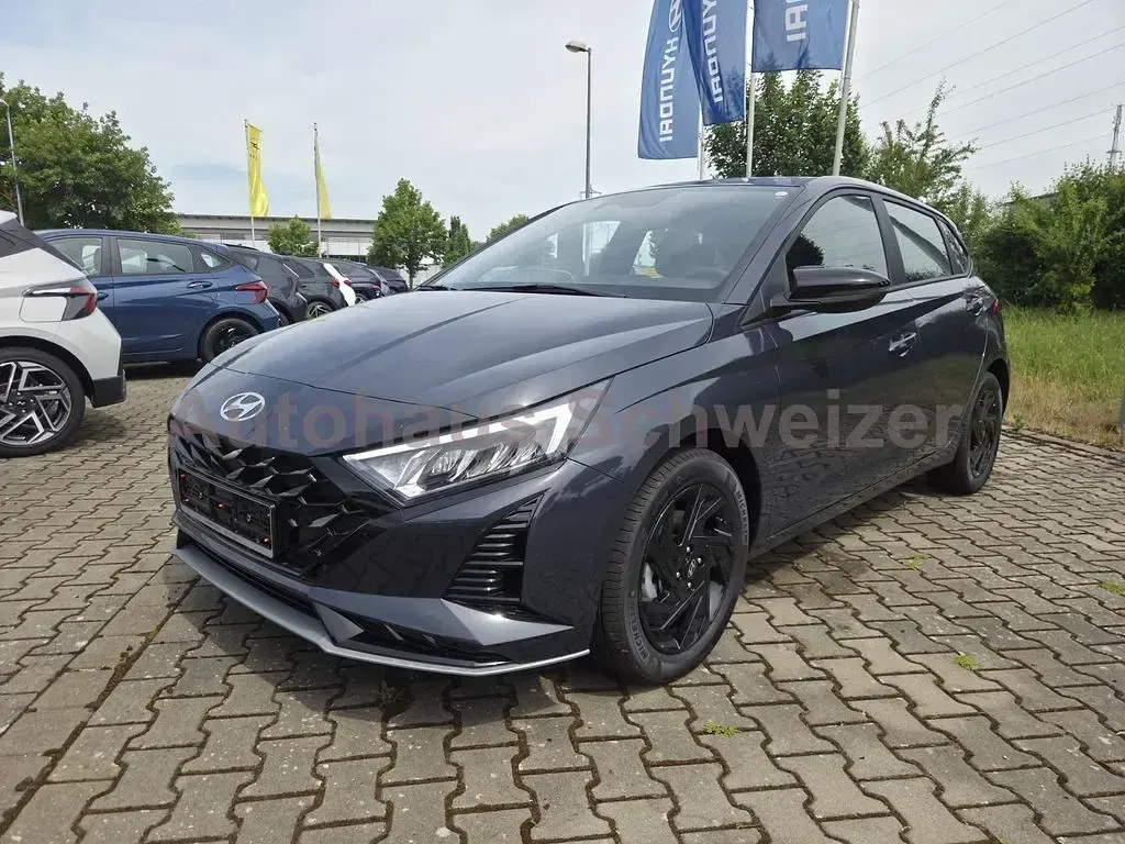 Neu Hyundai i20 Blackline 90 PS (66 kW) 2026 Aurora gray Kleinwagen