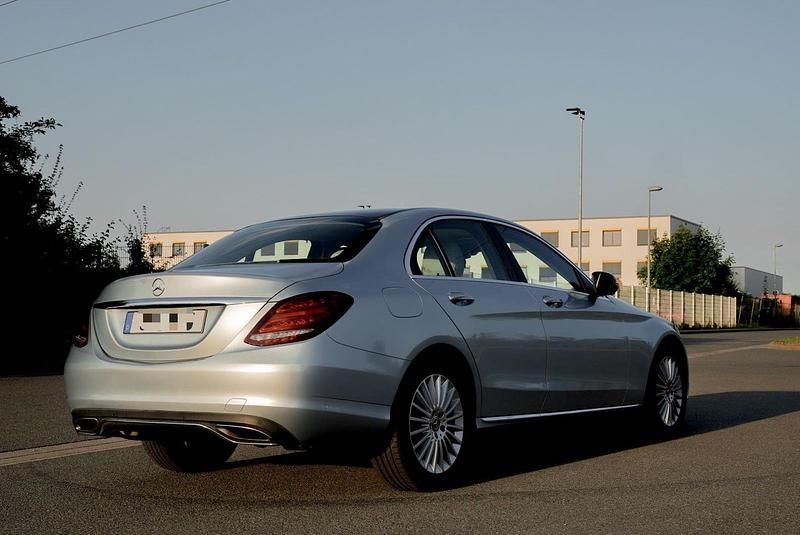 Gebraucht Mercedes C300 245 PS (180 kW) 2017 Silber Limousine