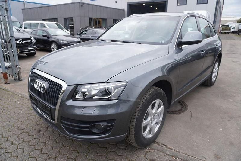 Grau Gebraucht 2012 Audi Q5 SUV | 10.900 € (Guter Preis) - Bild 1/4